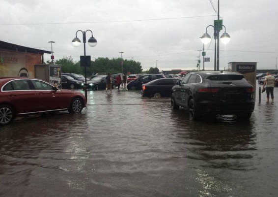 Arena Mall inundatie parcare