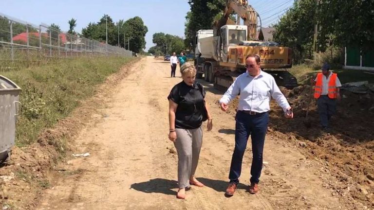 DJ 252A străbate localitățile Horgești, Sohodor, Recea, Răcătău-Răzeși și Răcătăul de Jos